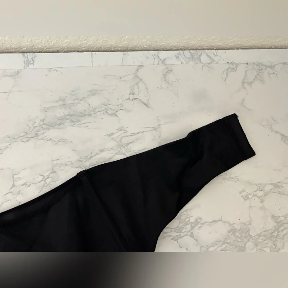 Black Bra, Size 38/85C Strapless Hook Loop Padded​ - Picture 3 of 7